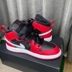 Nike Air Jordan 1 Mid Kids Preschool